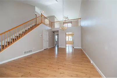 106 Paddock Ln, Pittsburgh, PA 15236 - Photo 2