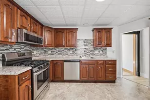 320 Raymond St, Pittsburgh, PA 15218 - Photo 10
