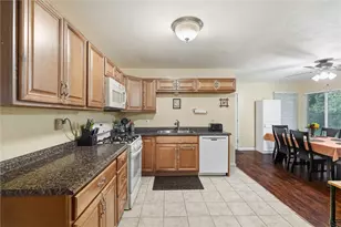 809 Hackberry Dr, Monroeville, PA 15146 - Photo 6