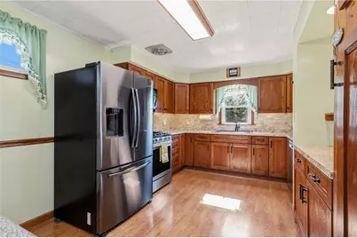 335 W 8th Ave, Tarentum, PA 15084 - Photo 8