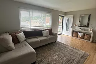 1502 Whitewood Dr, Pittsburgh, PA 15220 - Photo 2