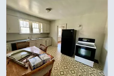 225-227 E Garfield Ave, New Castle, PA 16105 - Photo 4