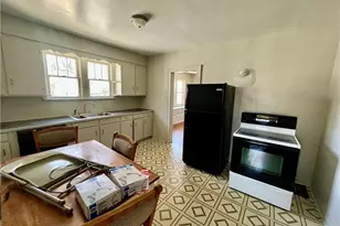 225-227 E Garfield Ave, New Castle, PA 16105 - Photo 4