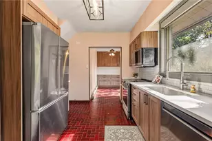 218 Elmore Rd, Pittsburgh, PA 15221 - Photo 6