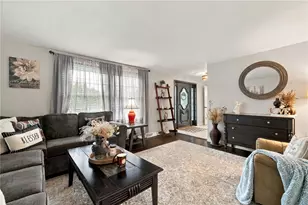 1105 Huston Dr, West Mifflin, PA 15122 - Photo 12