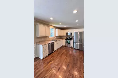 106 Village Ct, Ohio Township, PA 15143 - Photo 8