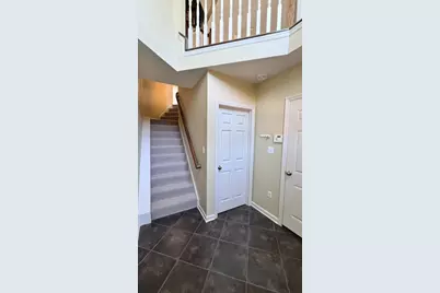 106 Village Ct, Ohio Township, PA 15143 - Photo 2