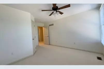106 Village Ct, Ohio Township, PA 15143 - Photo 16