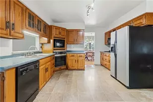 1405 Rolling Acres Rd, Unity Township, PA 15650 - Photo 6