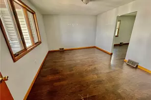 746 6th Ave, Coraopolis, PA 15108 - Photo 6