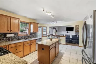 1108 Redoak Dr, Penn Twp, PA 15636 - Photo 10