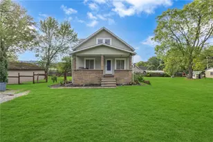 808 Harmony Fisher Ave, Ellwood City, PA 16117 - Photo 1