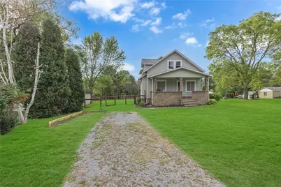 808 Harmony Fisher Ave, Ellwood City, PA 16117 - Photo 2