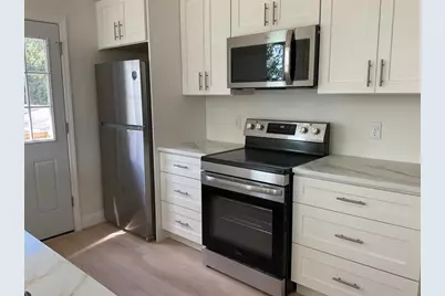 844 Gearing Ave, Pittsburgh, PA 15210 - Photo 10