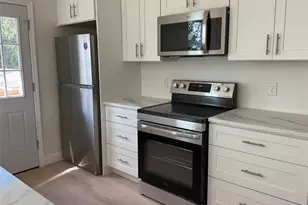 844 Gearing Ave, Pittsburgh, PA 15210 - Photo 10