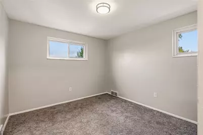 4331 Overhill St, Bethel Park, PA 15102 - Photo 14