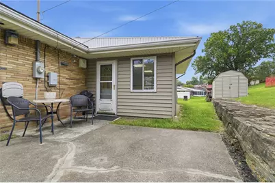 4770 Sherwood Dr, Pittsburgh, PA 15236 - Photo 18