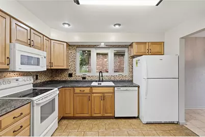 4770 Sherwood Dr, Pittsburgh, PA 15236 - Photo 14