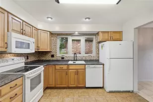 4770 Sherwood Dr, Pittsburgh, PA 15236 - Photo 14