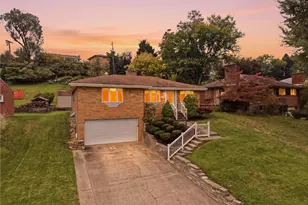 4770 Sherwood Dr, Pittsburgh, PA 15236 - Photo 4