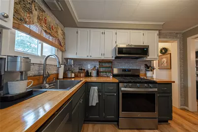 501 Hillcrest Ave, Patterson Township, PA 15010 - Photo 10