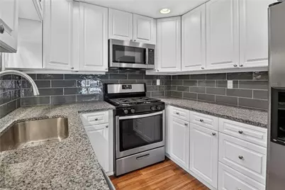 24 W Cortland Dr, Kennedy Township, PA 15136 - Photo 10