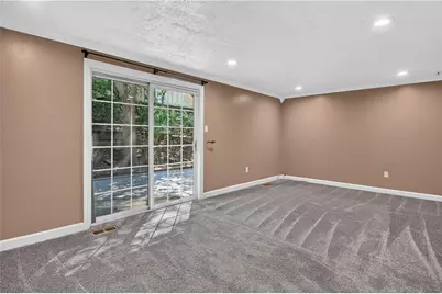 24 W Cortland Dr, Kennedy Township, PA 15136 - Photo 14