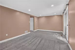24 W Cortland Dr, Kennedy Township, PA 15136 - Photo 16