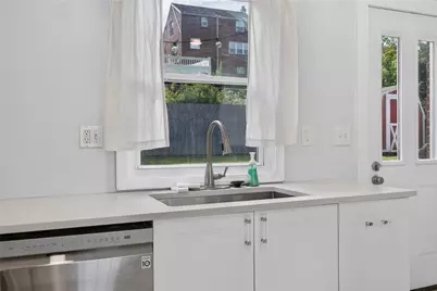 1542 Hawthorne St, Pittsburgh, PA 15201 - Photo 14