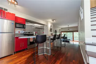 746 Carriage Cir, Pittsburgh, PA 15205 - Photo 2