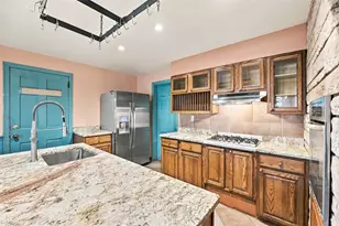 266 Harrison Rd, Wilkins Township, PA 15145 - Photo 16