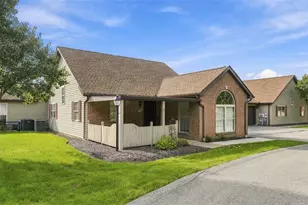 133 Barrington Dr, Collier Township, PA 15071 - Photo 1