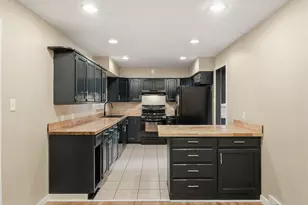 2019 Arnold Acres Dr, Pittsburgh, PA 15205 - Photo 10