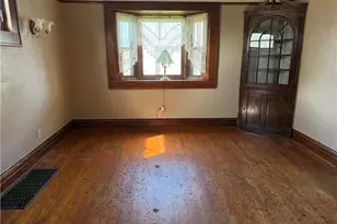 214 Magnolia St, Whitaker, PA 15120 - Photo 2