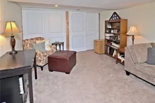 349 Oak Rd, Pittsburgh, PA 15239 - Photo 16