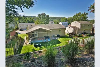 349 Oak Rd, Pittsburgh, PA 15239 - Photo 22