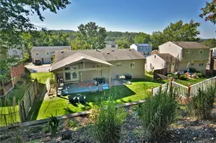349 Oak Rd, Pittsburgh, PA 15239 - Photo 22