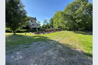 393 N Gallatin Ave, North Union Township, PA 15401 - Photo 2