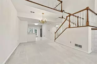 599 Newport Dr, Pittsburgh, PA 15235 - Photo 10
