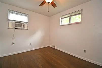 433 Ridgemont Dr, Pittsburgh, PA 15220 - Photo 18