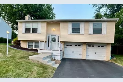 126 Mohican Dr, Hempfield Township, PA 15601 - Photo 1