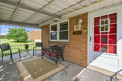 1544 Loretta Dr, Pittsburgh, PA 15235 - Photo 2