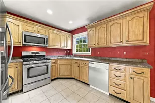 132 Odinwood Ct, Greensburg, PA 15601 - Photo 10
