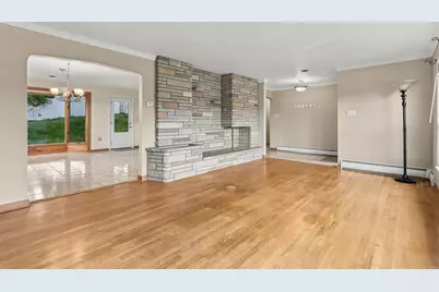 125 Schar Ct, Pittsburgh, PA 15209 - Photo 8