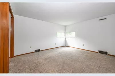1050 Ardmore Manor Dr, Pittsburgh, PA 15221 - Photo 18