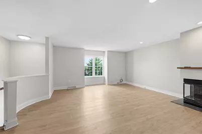 2736 Meadowcrest Ct, Pittsburgh, PA 15090 - Photo 2