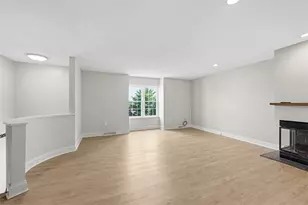 2736 Meadowcrest Ct, Pittsburgh, PA 15090 - Photo 2