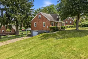 11 Ruthfred Dr, Pittsburgh, PA 15241 - Photo 2