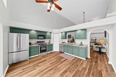 1136 Arrowhead Dr, South Strabane, PA 15301 - Photo 4