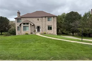 107 Fox Ridge Farms Dr, Pittsburgh, PA 15215 - Photo 1